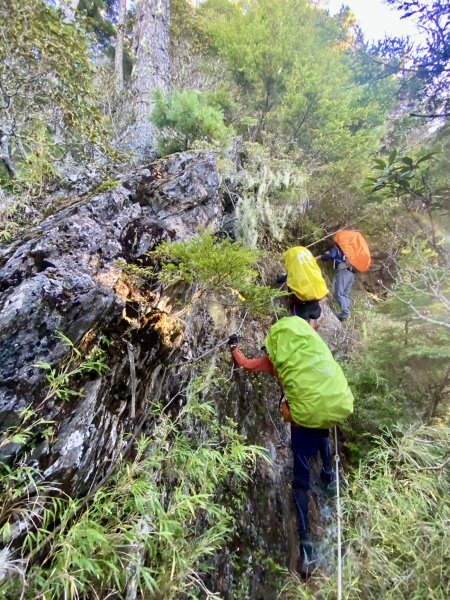 奇萊東稜翻山越嶺的淚與笑D3 2022/10/1—鐵線斷崖前營地至太魯閣北鞍營地1870727