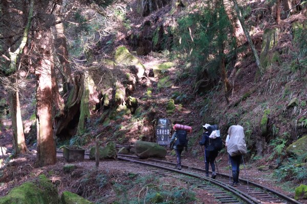 豐山眠月：石夢谷連走水漾千人洞2757726