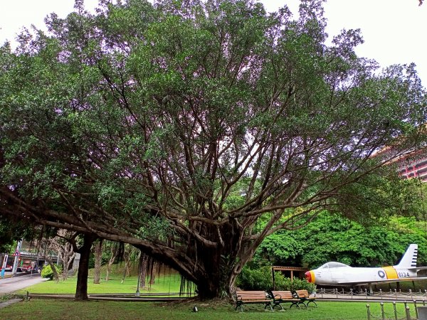 美麗的劍潭、渾然天成的猴洞巨岩和湖山磺溪1320185