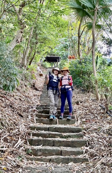 《中正山 × 紗帽山｜穿越北投古道與山林的一日縱走！》2934931
