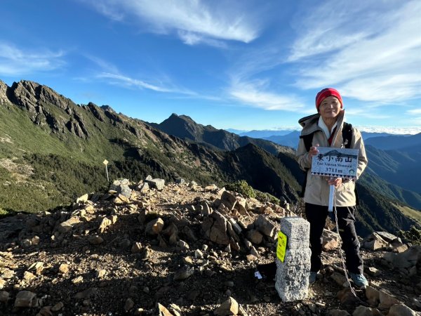 2024/09/27-0930帶2位神隊友76歲老爸、老朋友呂哥，玉山後四峰一遊但未竟。。。被山陀兒2607183