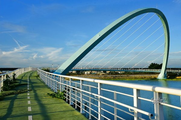 【嘉義】馬稠後產業園區.飛輿自行車道.策馬橋--嘉義海線夜間閃耀的新亮點