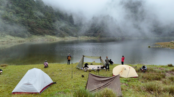 「荒野艾客」2025松蘿湖兩天一夜野營行程攻略（11月滿水期）
