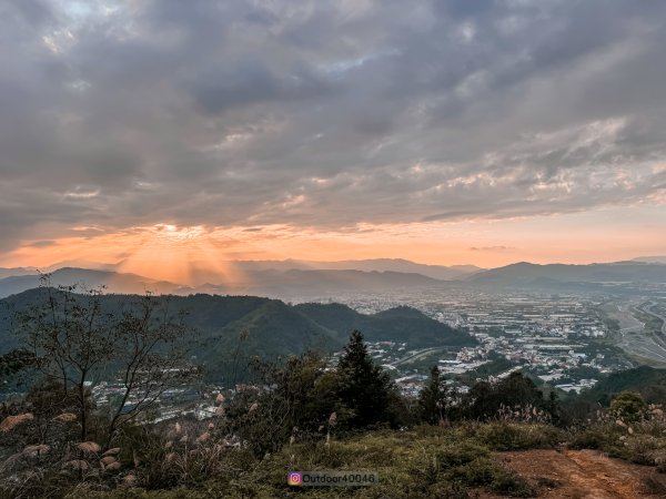 蜈蚣崙上舊武界越山2418473