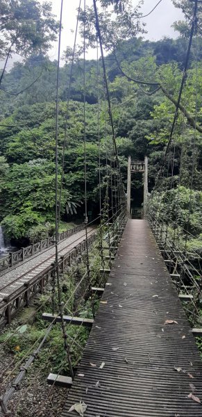 獨立山連走奉天岩、大巃頂山675289