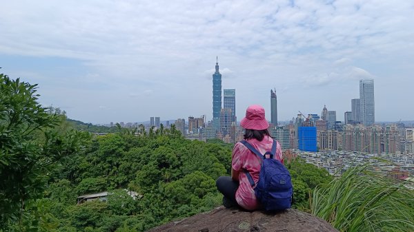 (姨婆趴趴走)第十九集:台北四獸山連線縱走2251714