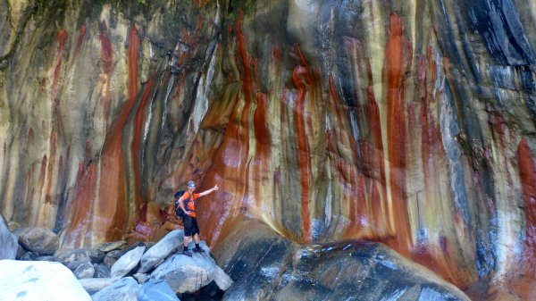 大自然的精美畫作-哈尤溪大彩壁