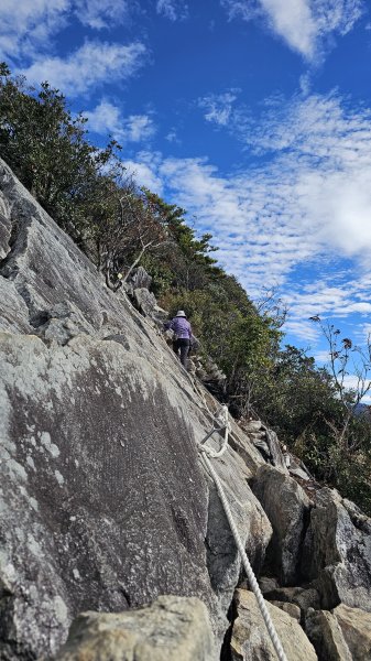 251212-【熱門不代表輕鬆！】🔥雖說鳶嘴稍來是中部熱門登山路線，但它可不是人人都能征服的美。2961970