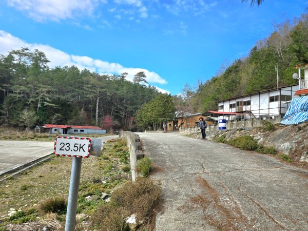 六順山七彩湖 202402252440181