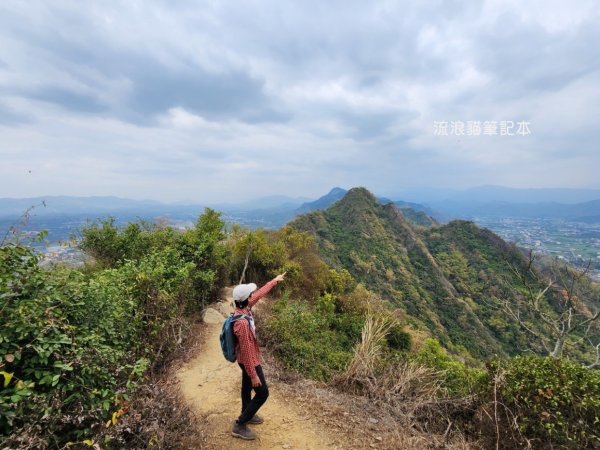 【小百岳】旗尾山，旗靈縱走，步道巨石錯落，攀繩陡坡，具有挑戰性2289348