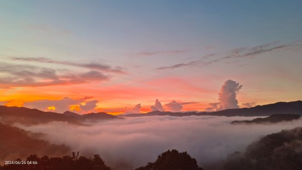 坪林趴趴走追雲趣 - 日出火燒雲雲海&觀音圈6/26 & 302535227