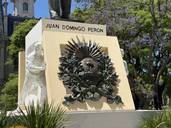 [紐約馬之行-58] 2025_1114 陸軍總部附近綠地2953821