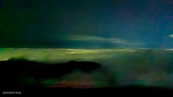 跟著雲海達人山友追雲趣 #大屯山 #琉璃光雲海 6/82518712