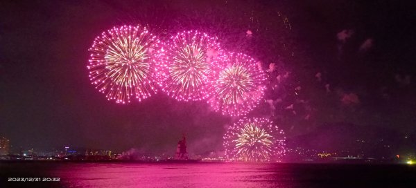 Happy New Year 2024 漁人碼頭跨年焰火 （手機手持拍攝）2390874