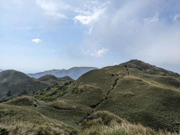 七星連走(小油坑 七星瀑布 夢幻湖 七星公園 七星東峰 七星主峰 凱達格蘭山 恐龍接吻石 七星南峰1697757