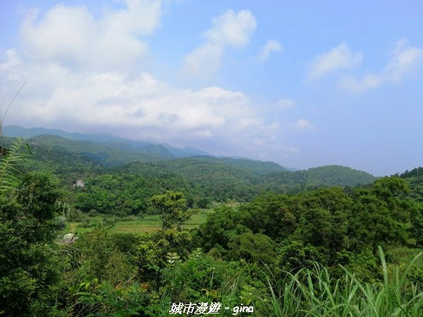 【宜蘭。礁溪】風和日麗好親山。 小百岳集起來。 編號84小百岳~鵲子山1350415