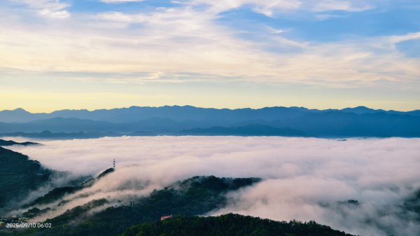 #二格山 #雲瀑 #火燒雲 #霞光 #雲海流瀑 #日出 9/10 #坪林南山寺 9/112881571