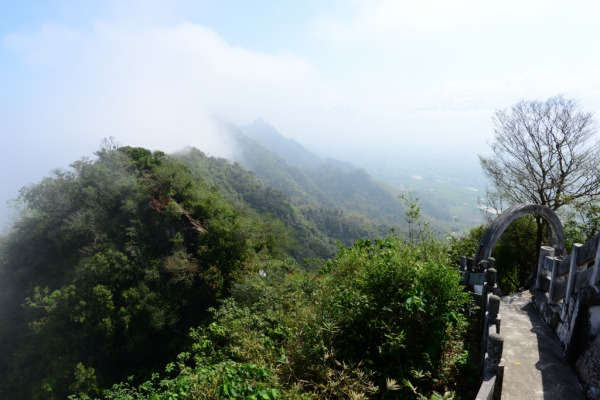 旗尾山步道看雲起69332