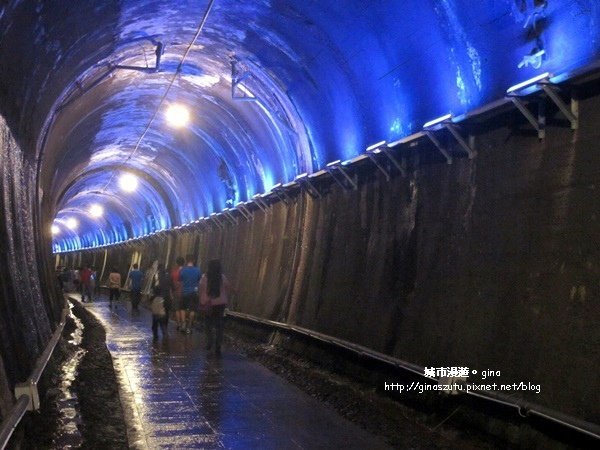 【苗栗】翻翻舊照來回味。 全台唯一的鐵道城牆式隧道。功維敘隧道