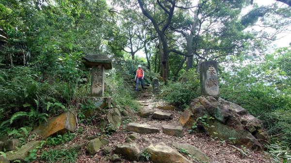 台北丹鳳山軍艦岩唭哩岸山奇岩山順走奇岩埤O型2763225