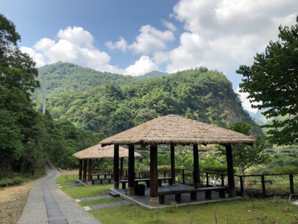 達娜伊谷走里美避難歩道、巨石坂步道690697