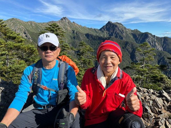 2024/09/27-0930帶2位神隊友76歲老爸、老朋友呂哥，玉山後四峰一遊但未竟。。。被山陀兒2607170