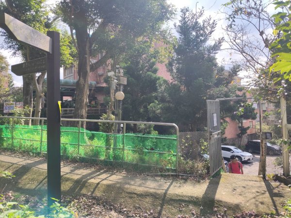 微笑山線：【天上山系】烘爐地土地公段：南勢角山2959361