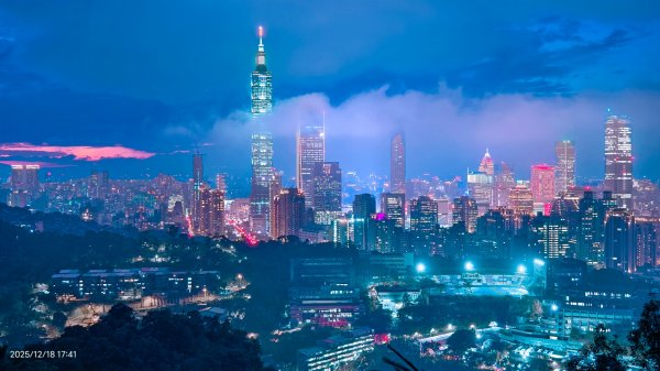#天空之城 #穿雲箭 #虎山峰 #夕陽 #火燒雲 #夜景 #101大樓 12/182964802