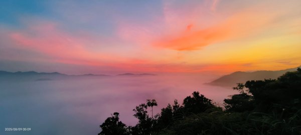 北宜郊山之濫觴 #琉璃光雲海 #月圓雲海 #日出雲海 #火燒雲 8/92854940