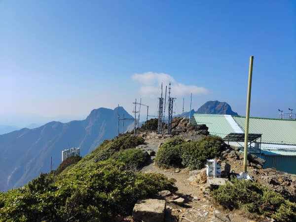 終於看到1000元背面的山景登頂玉山北峰／前峰2495946