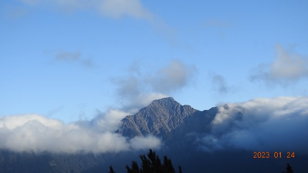 雪,白了山頭.雲,活了天空-寒流追雲趣,第七次合歡山主/東/北峰獨攀單攻(車接駁)202301242004391