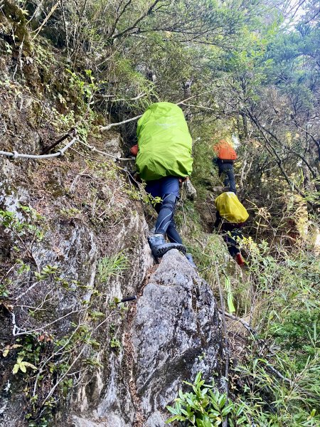 奇萊東稜翻山越嶺的淚與笑D3 2022/10/1—鐵線斷崖前營地至太魯閣北鞍營地1870728