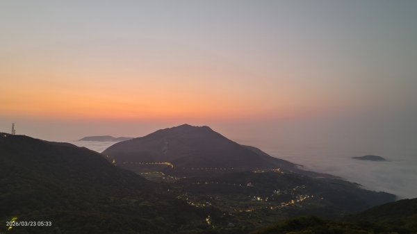 #大屯山 #日出 #雲海 #琉璃光 #橘咖啡 #吉野櫻 3/233020509