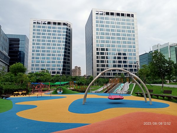 大港墘公園、宏匯瑞光廣場的夜晚與白晝 - 靜謐與美麗【健康大穀東、走路趣尋寶】2242950