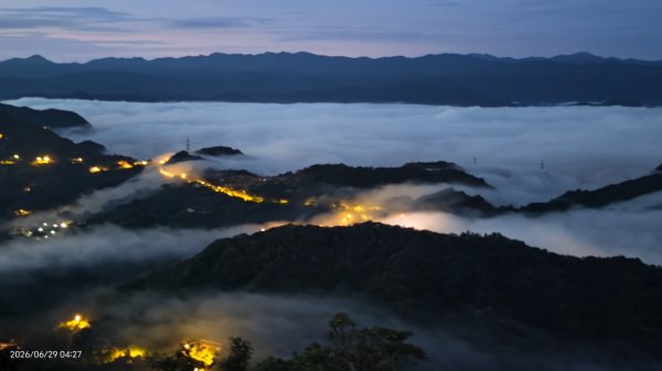 #二格路 #琉璃光 #二格山 #雲海流瀑 #日出 #火燒雲 6/293080042