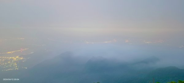 晨霧瀰漫的觀音山2476162