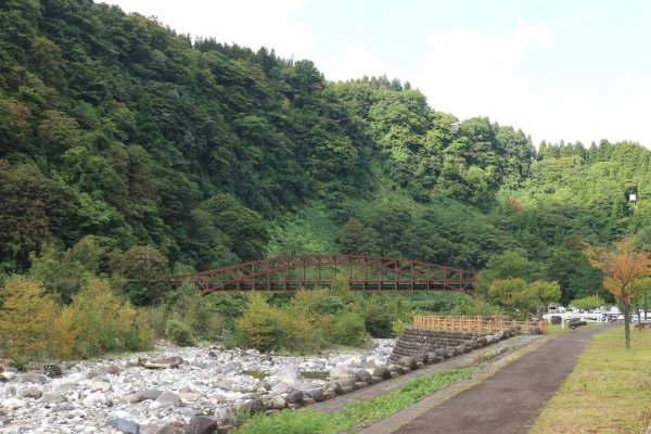 [立山黑部〕一天內七種交通工具。立山車站 美女平 彌陀原  室堂 立山 大觀峰 黑部平 黑部湖 扇沢2304915