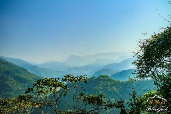 學霸同行尾寮山