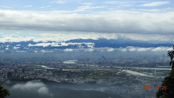 雲霧飄渺間的台北盆地&觀音山1926332