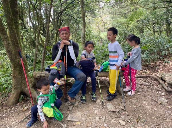 帶著孩子去爬山~日湯真山925915