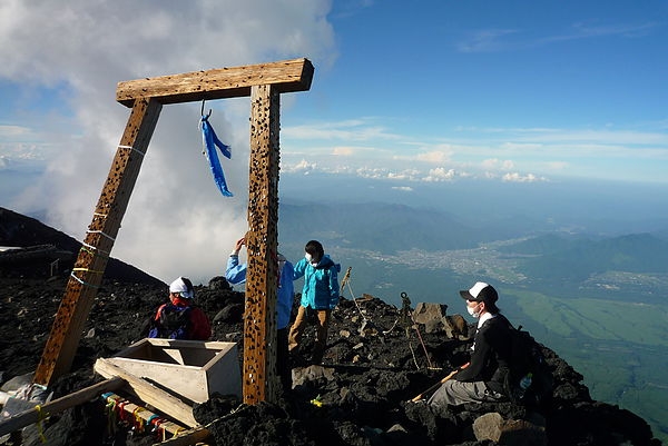 【日本】踏上富士山之巔