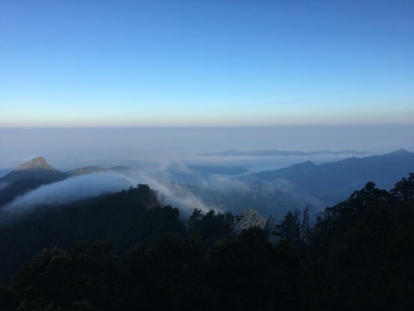 鳶嘴山稍來山447090