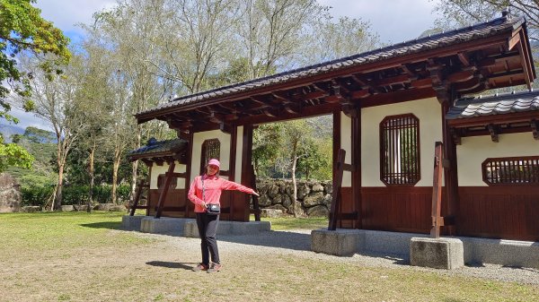 (姨婆趴趴走)第三十九集:嘉義梅山寒溪呢森林人文叡地祈福、賞櫻、觀景，攀登盟山2435453