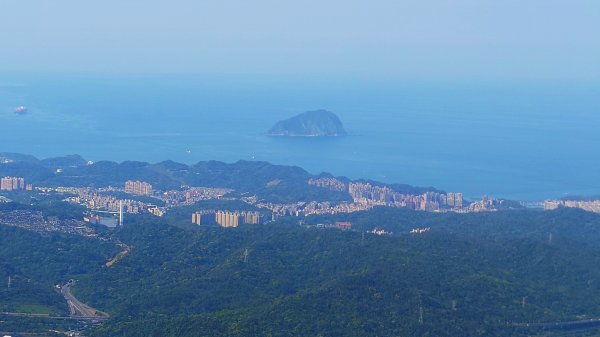 春天鮮綠的呢喃基隆荖寮坑古道上望古山登五分山O型2747315