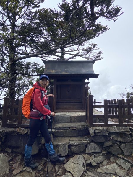 20230515-16玉山前西峰+遠望雨中的主東北2436698