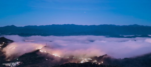 #二格山 #琉璃光 #月圓 #火燒雲 #霞光 #雲海流瀑 #日出 #日月同框 9/92881108