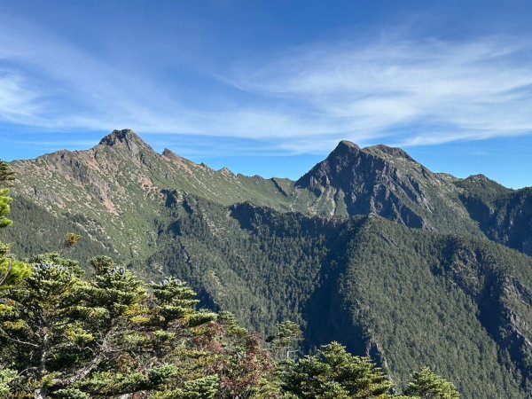 2024/09/27-0930帶2位神隊友76歲老爸、老朋友呂哥，玉山後四峰一遊但未竟。。。被山陀兒2607171