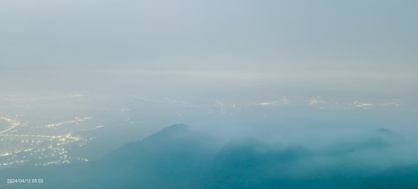 晨霧瀰漫的觀音山2476160