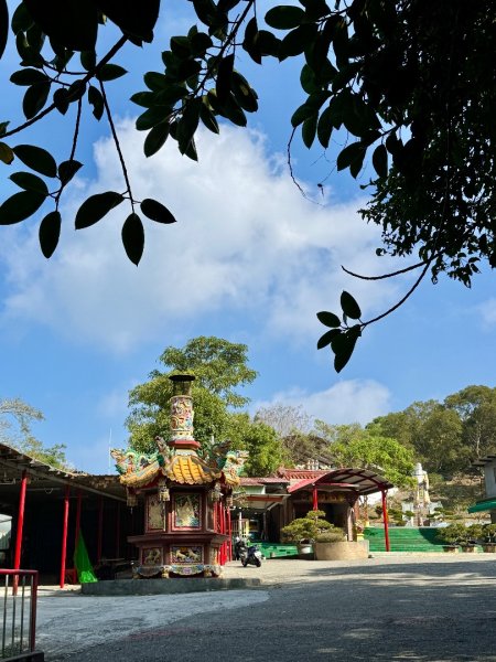 烏山縱走中段:龍湖寺-金光山財神廟-縱走石松子山2984594