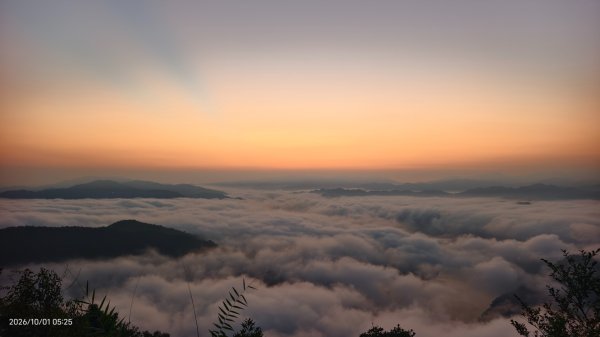 #石碇後山 #霞光 #日出 #紅蛋 #雲海 #赤腳蘭山 #670峰 10/13125455